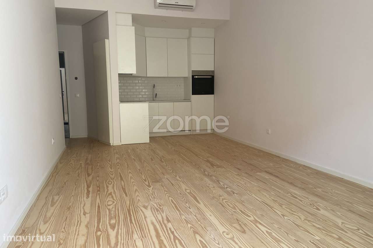 Apartamento T1 compátio próximo ao metro da Trindade - Grande imagem: 5/18