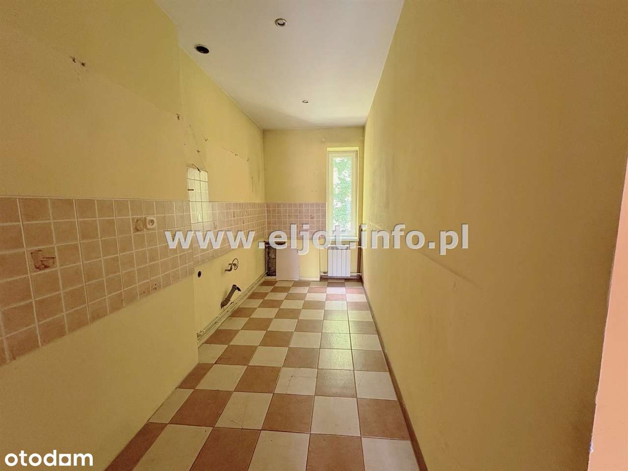 Budynek usługowo-mieszkalny 2piętrowy przy SCC-9