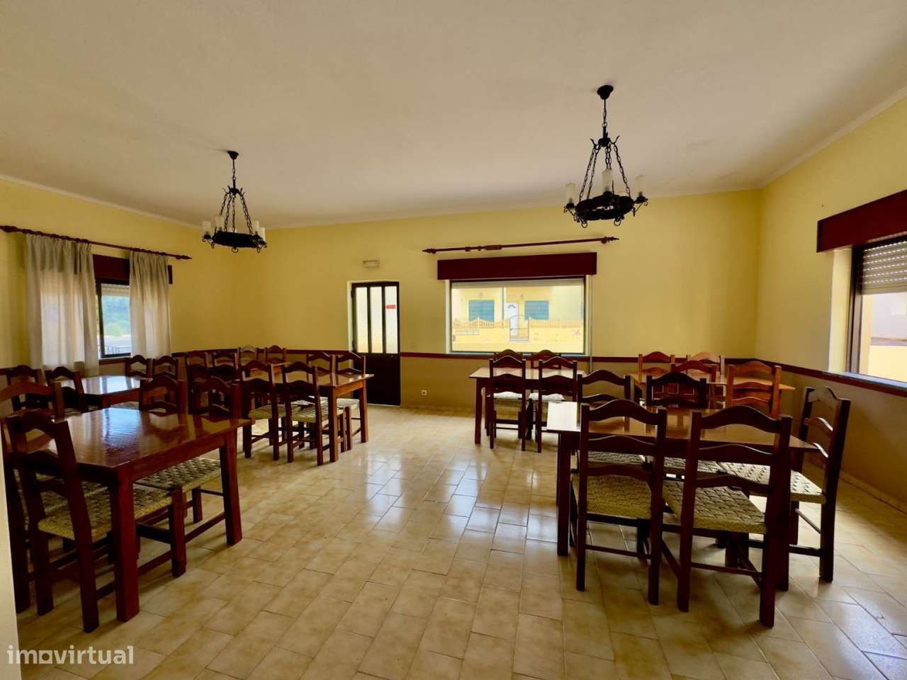 Moradia com Restaurante/café para venda na Estação de Silves-27
