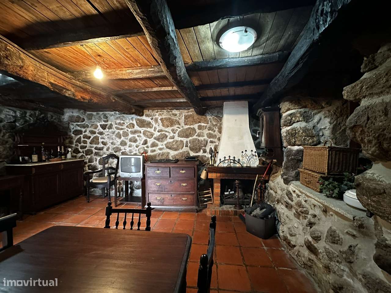 Moradia V2 em Fiães, Melgaço.-4