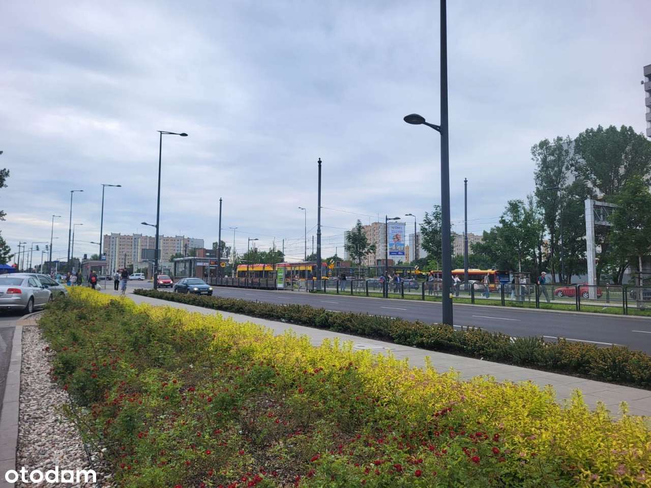 3 pokojowe mieszkanie - 300 metrów od stacji metra-13