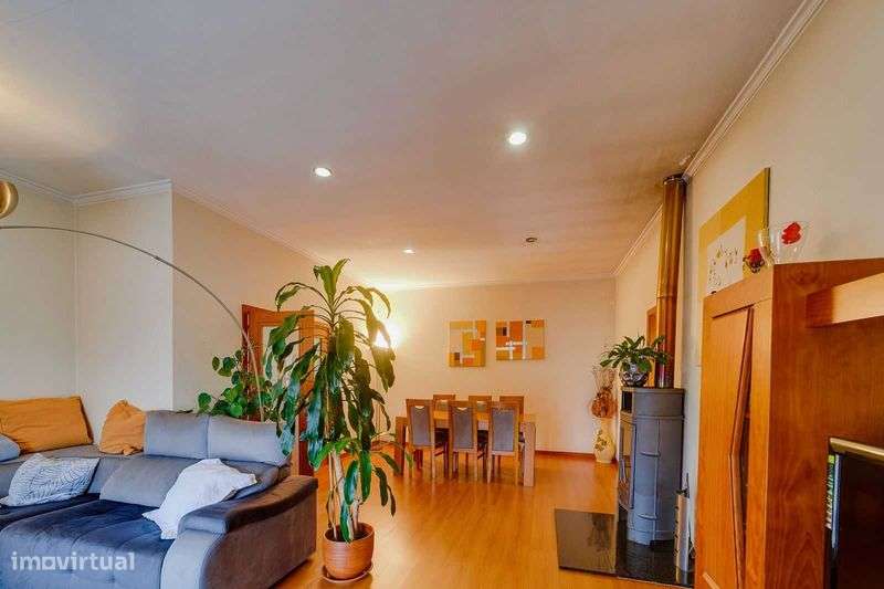 Vende-se Moradia - Casa - Grande imagem: 4/8