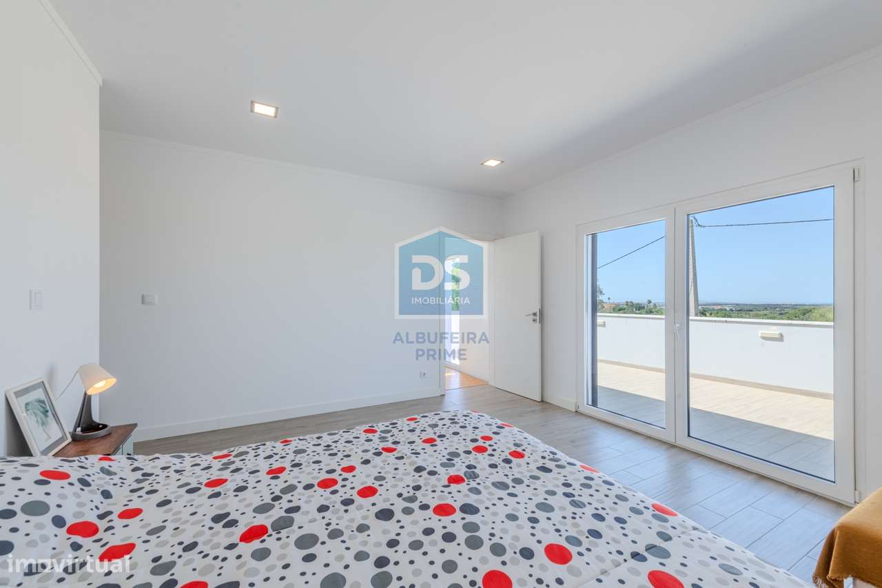 Moradia T4 Venda em Santa Bárbara de Nexe,Faro-17