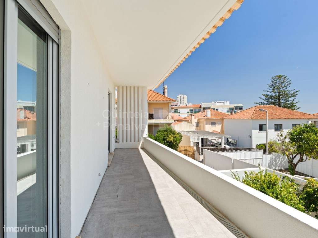 Moradia unifamiliar T4 com logradouro na Parede-21