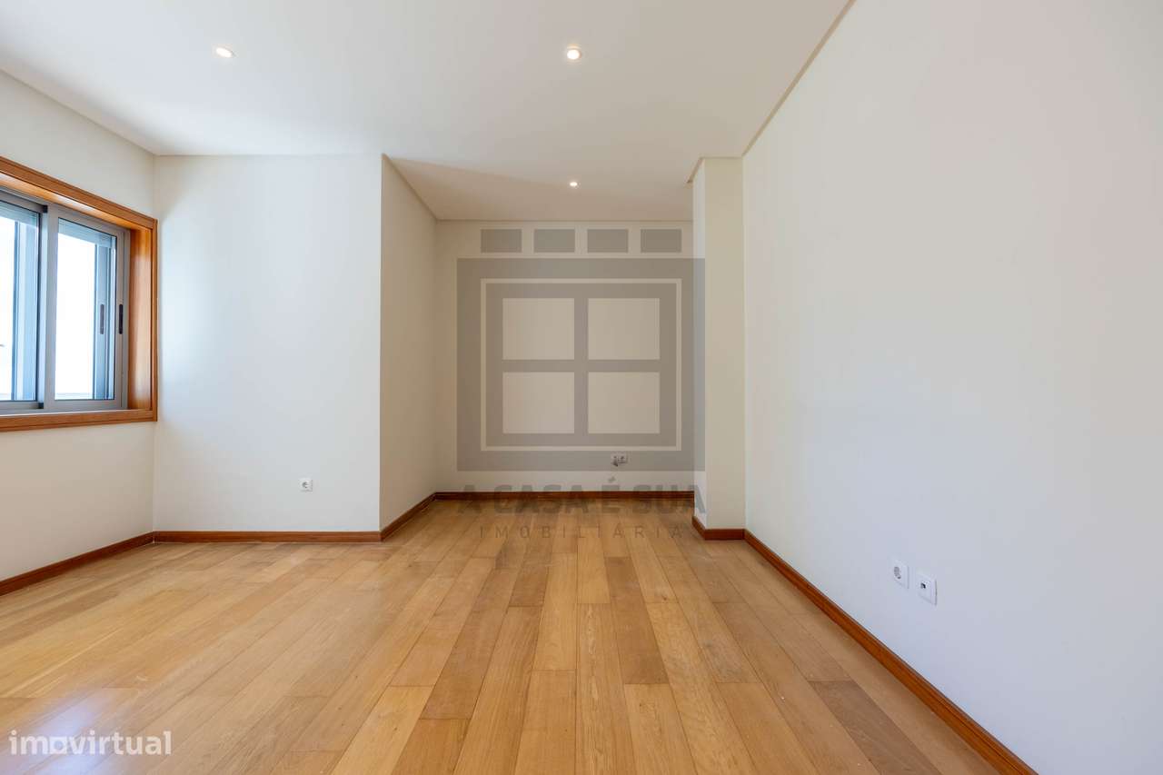 Apartamento T2 na urbanização dos Passionistas, S. M. Feira-7