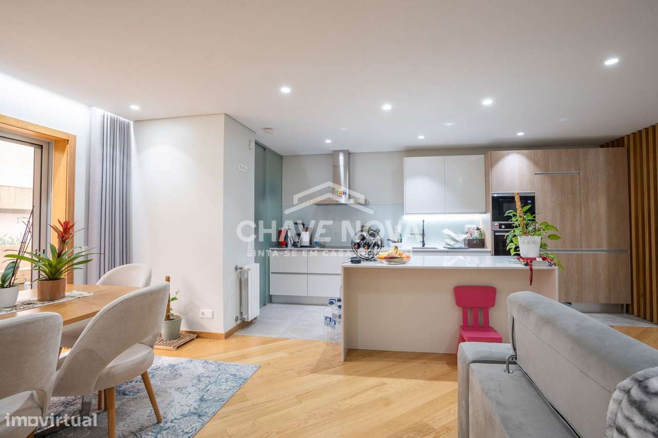 Apartamento T3 com Garagem e Varanda em Oliveira do Douro - Grande imagem: 5/21