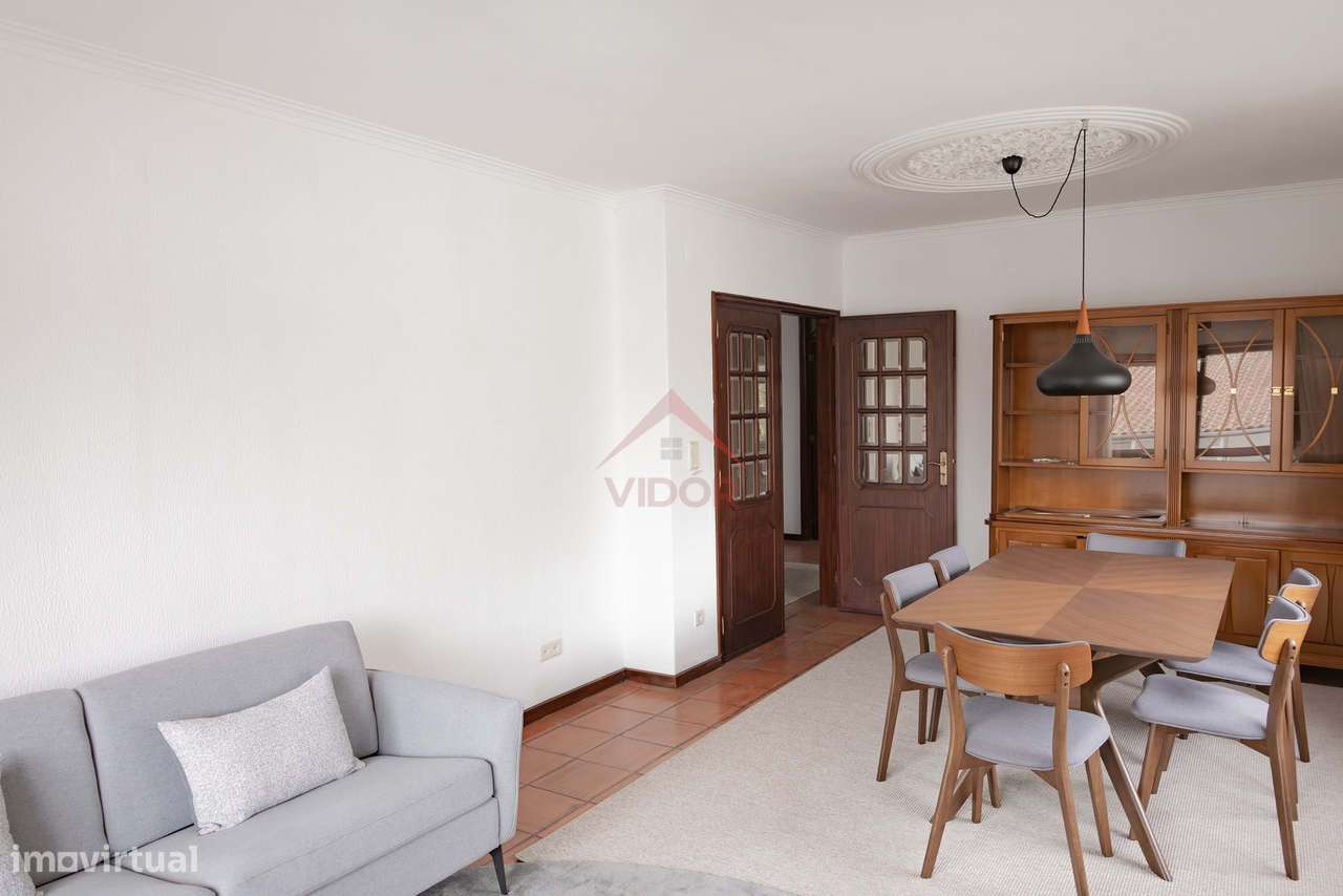 T4 Duplex em Santa Maria da Feira c/ garagem e arrumos - Grande imagem: 3/16