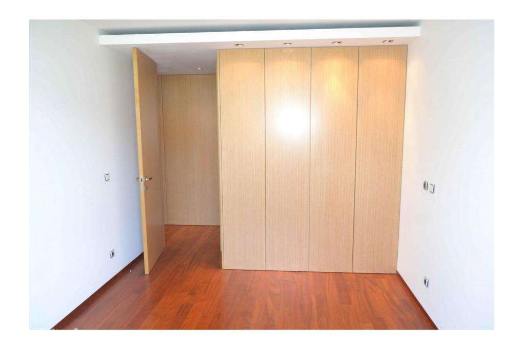 Apartamento T2 com Garagem Fechada na Meadela - Grande imagem: 2/12