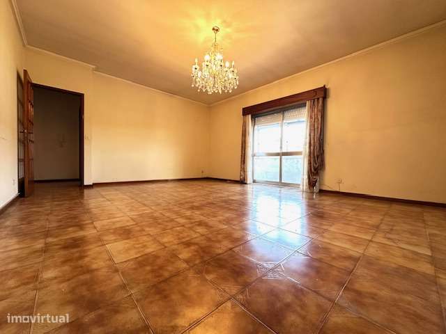 T3 em Rio Tinto de 3 frentes, próximo da estação de comboios...-7