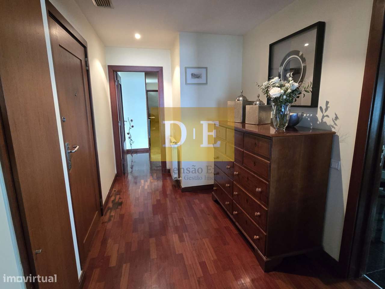 Lindo Apartamento T4 em 1ª Linha de Mar em Matosinhos Sul-9