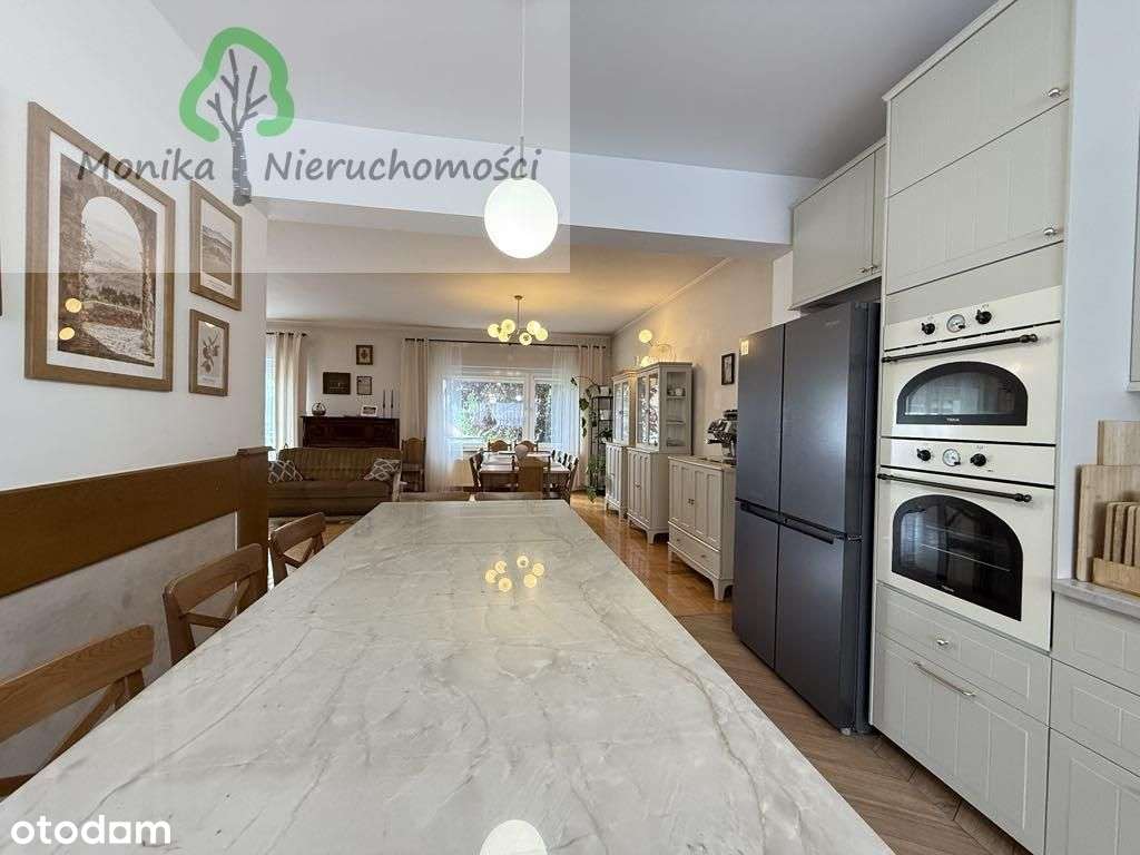 Dom jednorodzinny z lokalem usługowym - blisko par-9