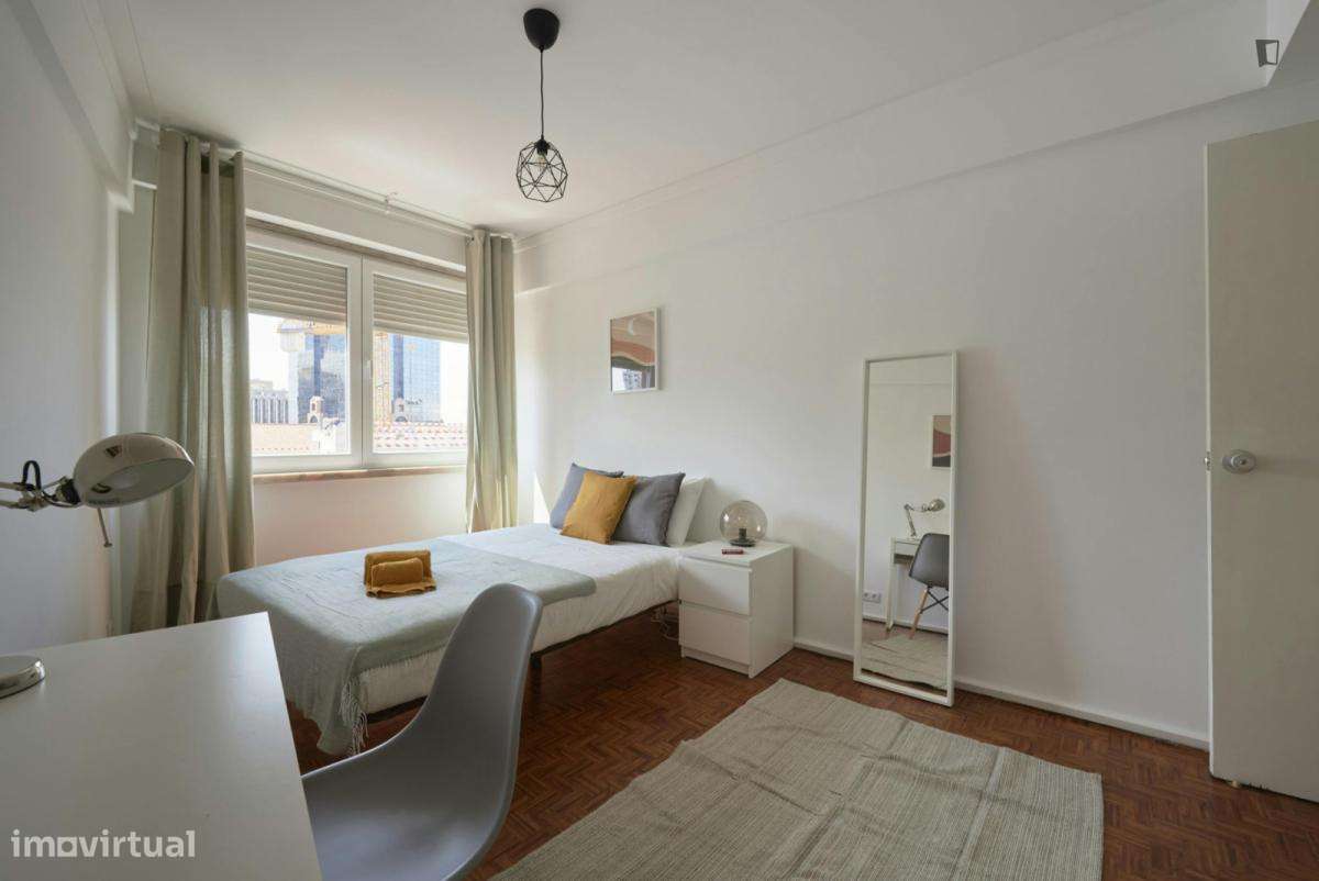 Quarto - localizado em Campolide Lisbon - Grande imagem: 5/10