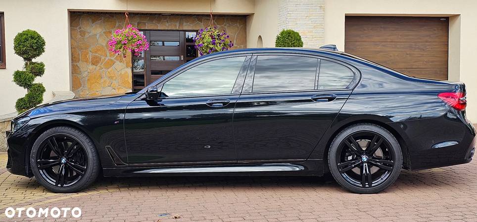 BMW Seria 7 750i xDrive - 26