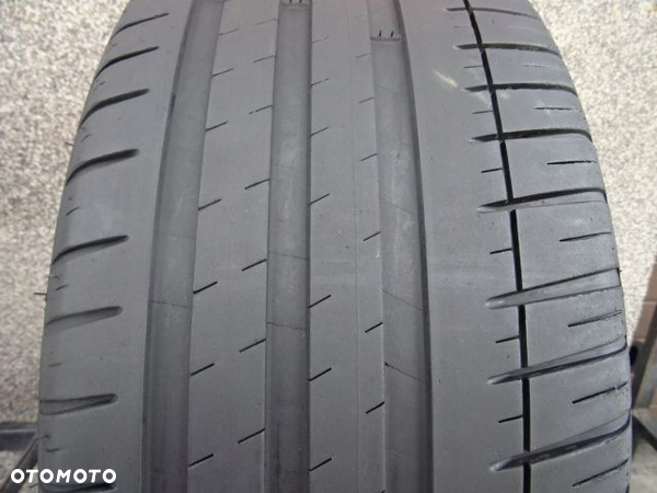 225/40/ZR18 92W MICHELIN PILOT SPORT 3 - 1