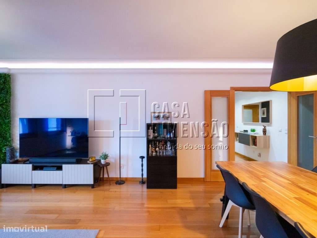 Apartamento de tipologia T2 na Serra de Carnaxide, como NOVO!!-13