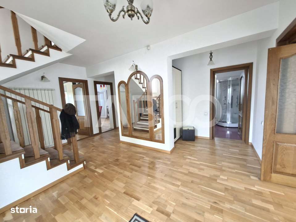 Casa individuala de inchiriat garaj pivnita curte generoasa Strand II - Imagine principală: 5/19