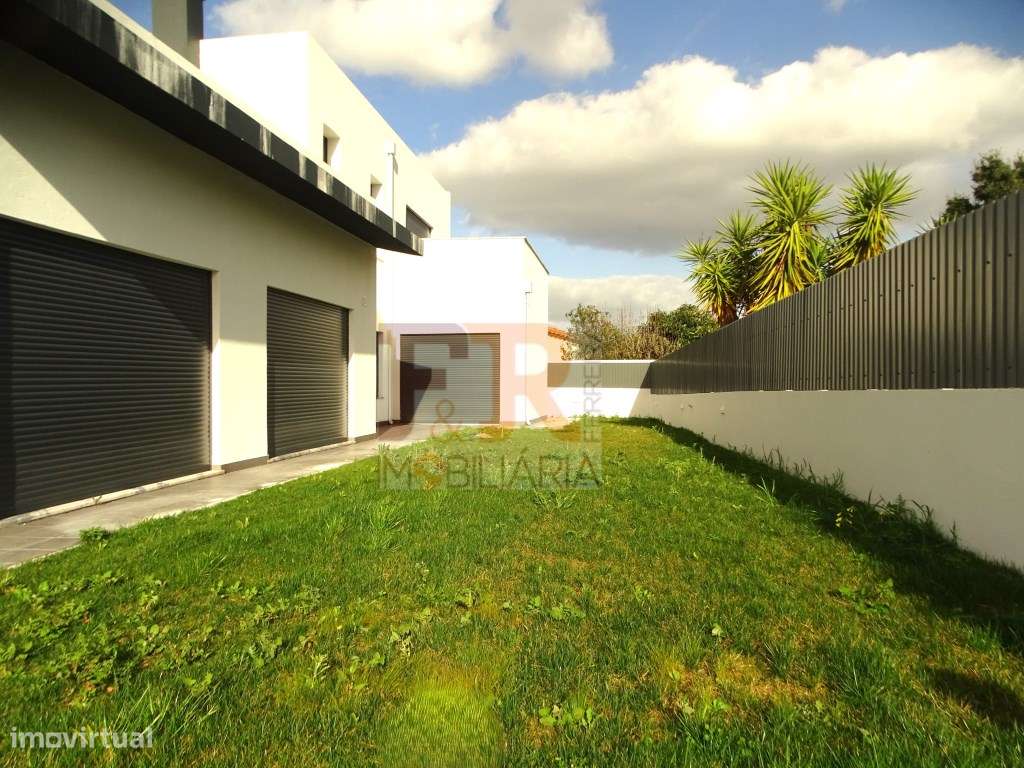 Moradia 'PRONTA' T5 com Garagem e Piscina. AZEITÃO - Grande imagem: 4/54