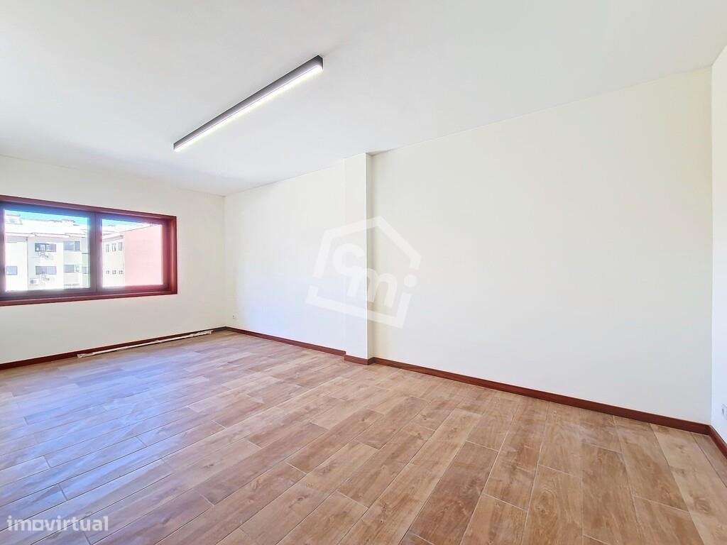 Venda de T3 na Marginal de Matosinhos com Garagem-8