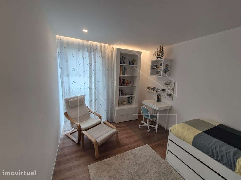 Apartamento T2 com Terraço de 45 m² em São Bernardo-7