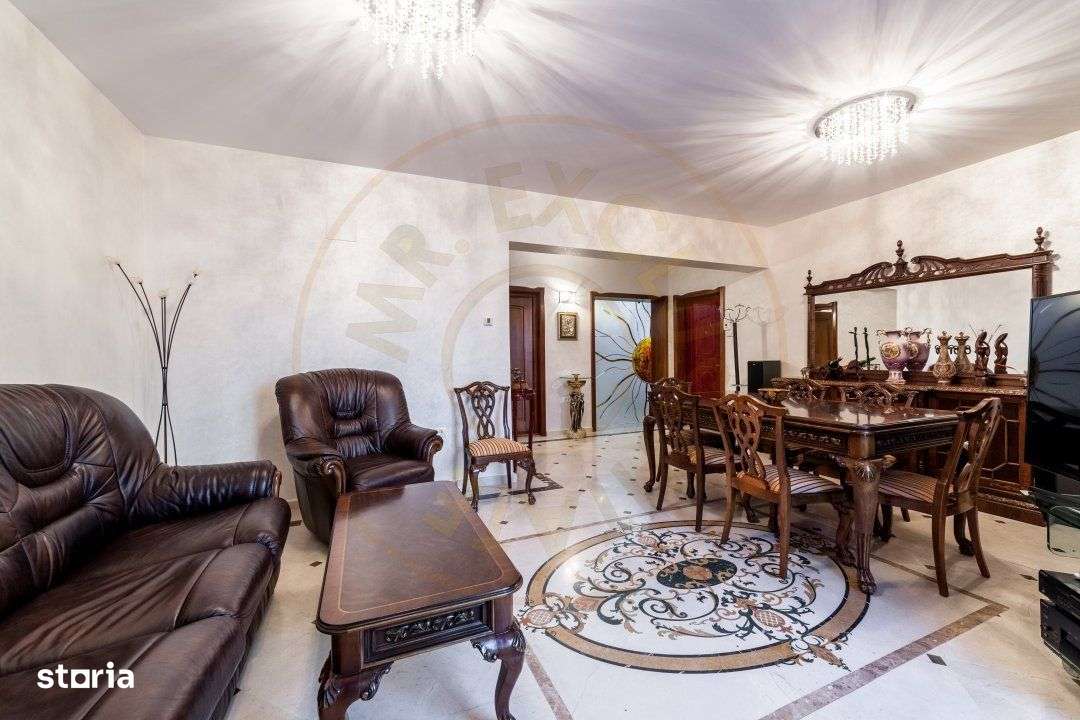 Vila zona Expo Parc - 2 apartamente, curte comuna - Imagine principală: 3/16