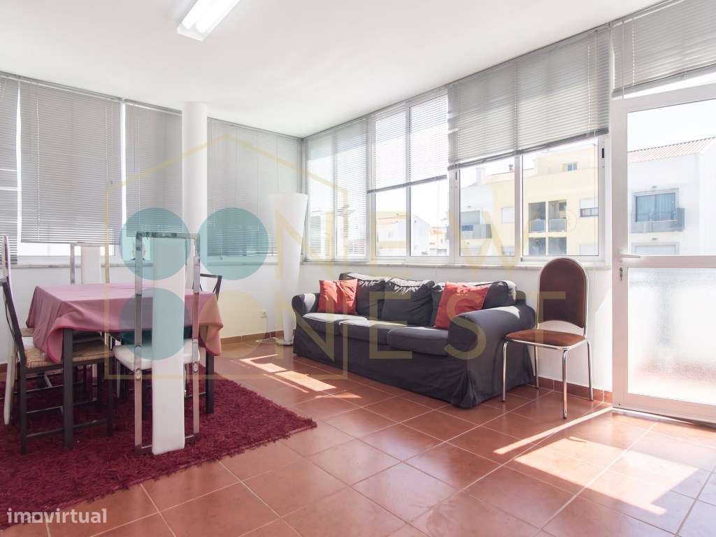 Apartamento T4 com Terraço, 3 varandas, 2 Parqueamentos e Arrecadaç...-52