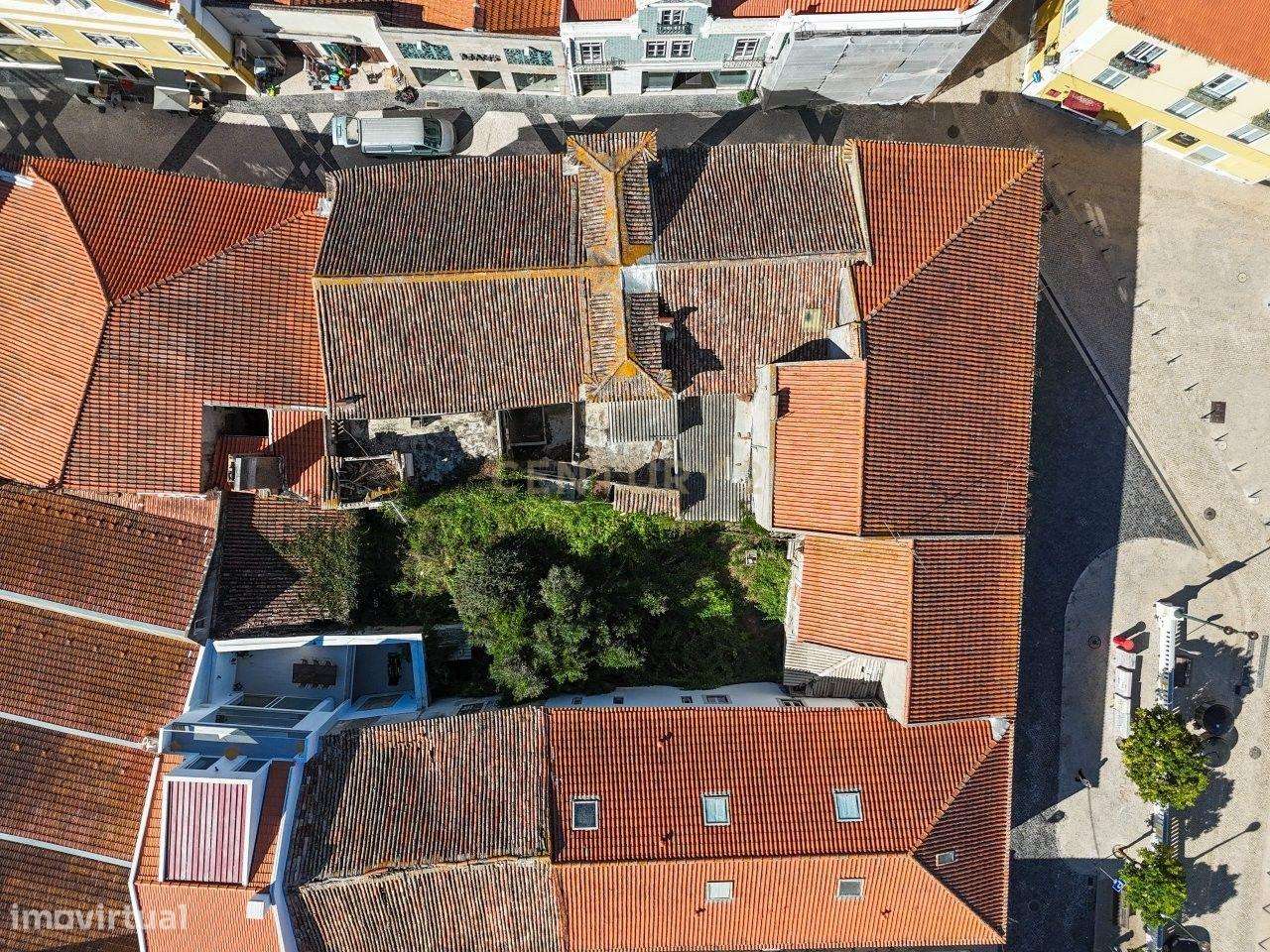 Edifício da "Brasileira" para Recuperação em Torres Vedras - Grande imagem: 2/60