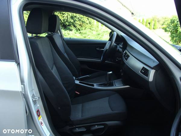 BMW Seria 3 320d - 10