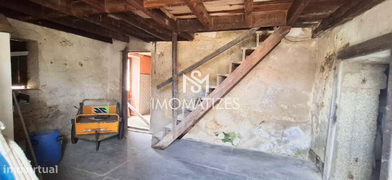 Moradia T3 isolada para reabilitação total - São Romão do Coronado-11