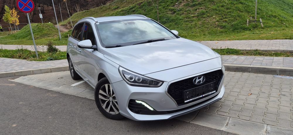Hyundai i30 III [2016 - Prezent] 1.6 CRDI DCT Premium 2019