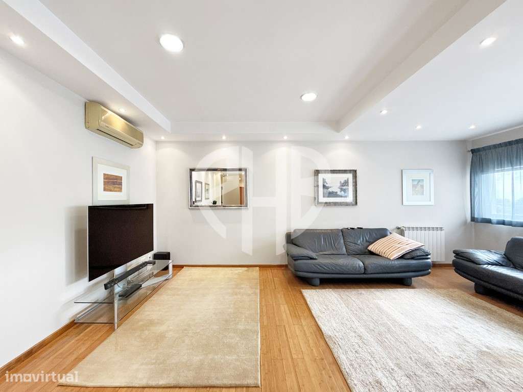 Apartamento T3+1 Duplex C/Terraço 250m2 // Condominio-11