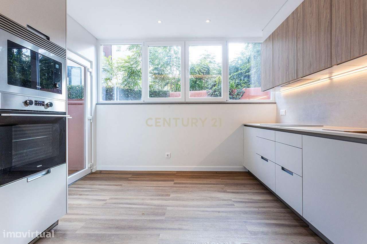 T2 com Pátio Privativo entre o Largo do Rato e o Jardim da Estrela - Grande imagem: 4/25