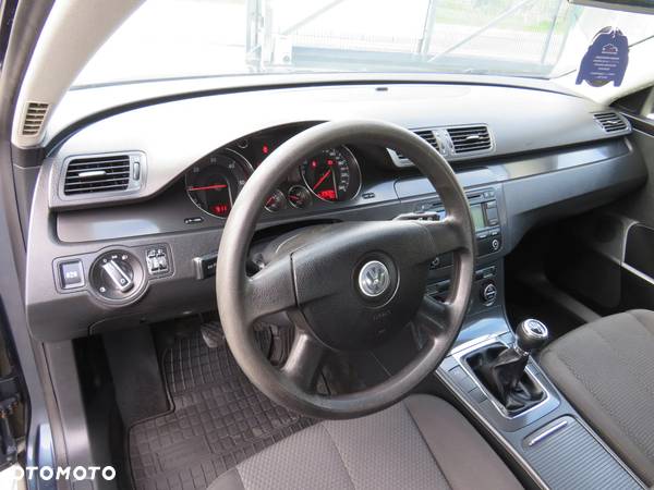 Volkswagen Passat 1.9 TDI Comfortline - 21