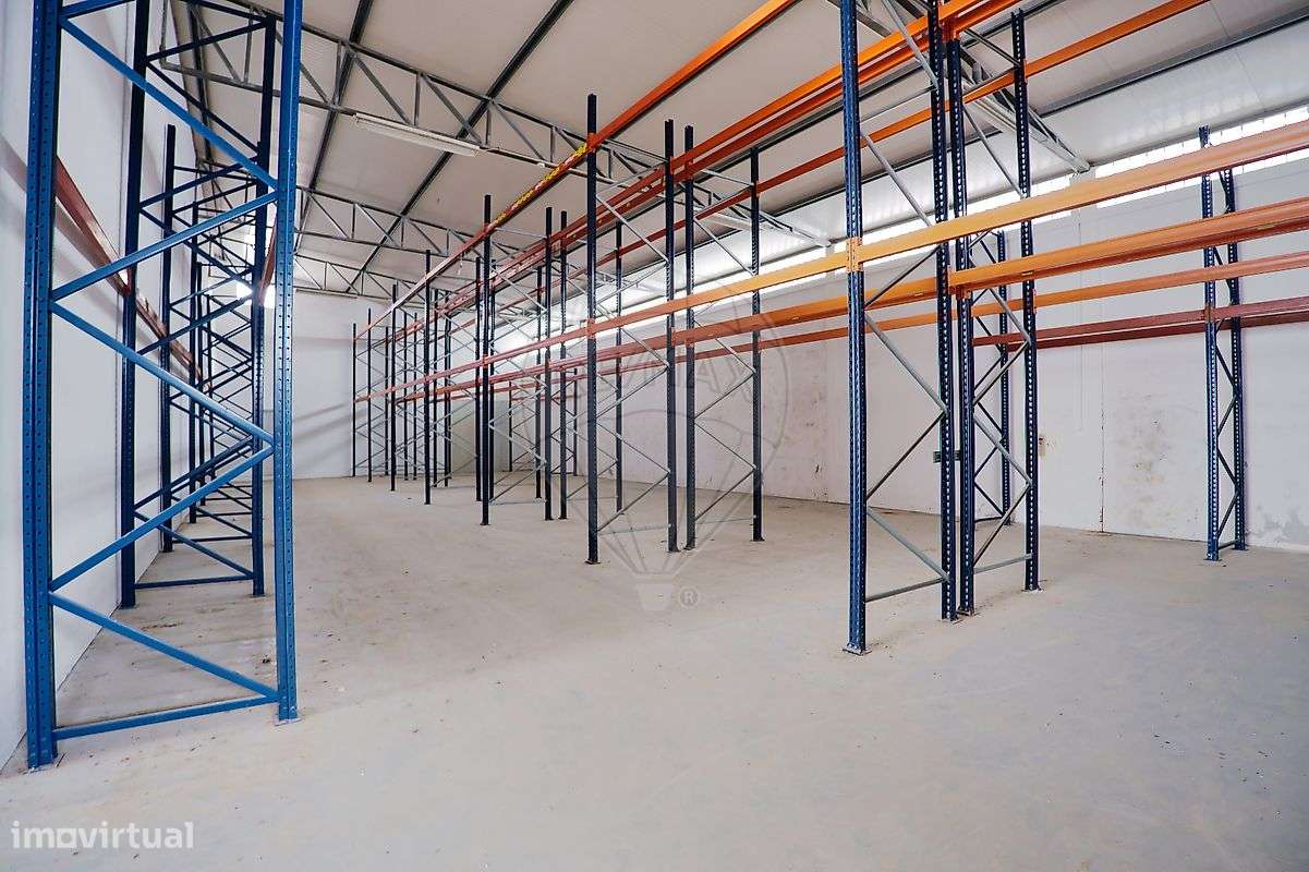 Armazém  para arrendamento - Grande imagem: 2/10