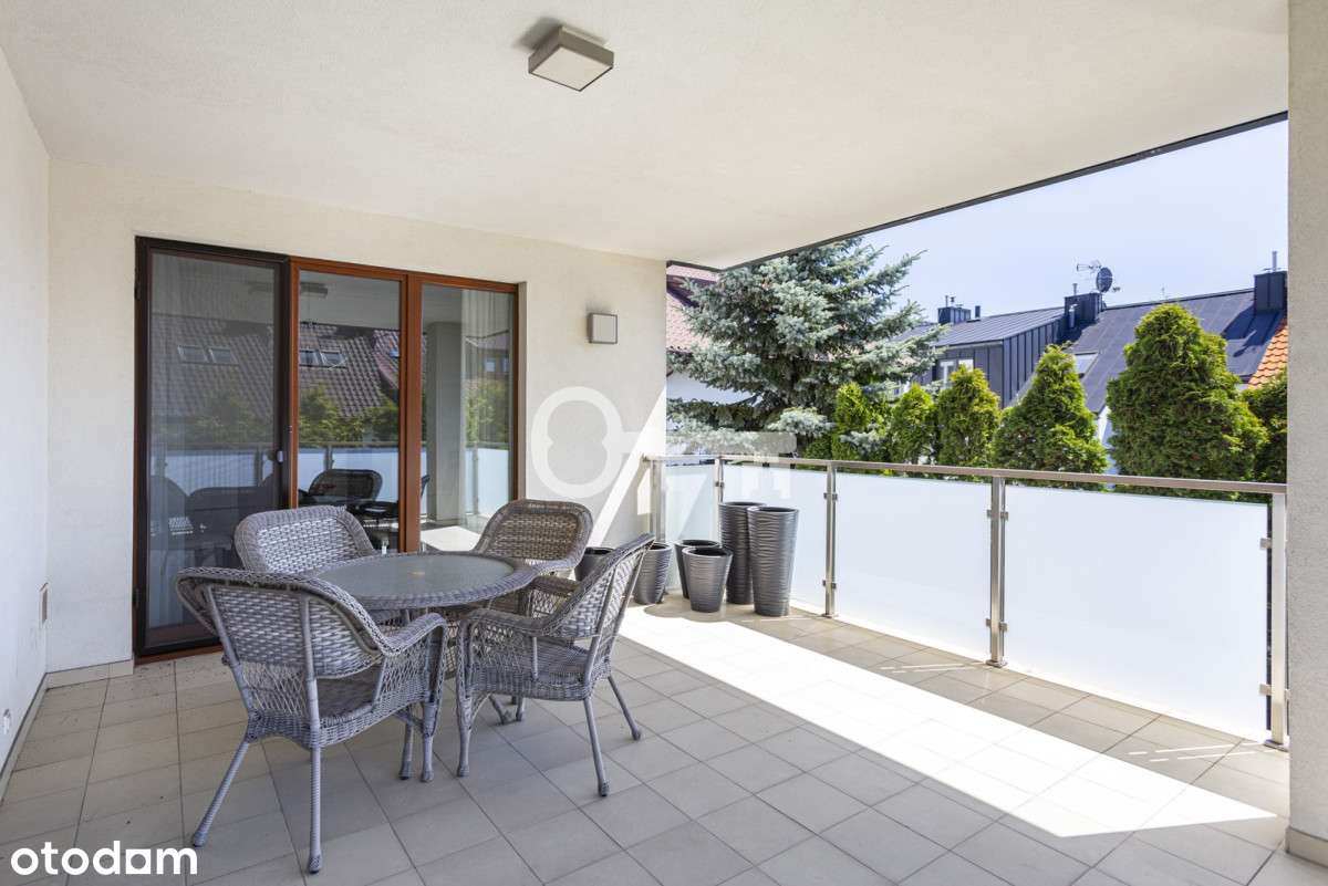 Luksusowy apartament z windą i tarasem-13