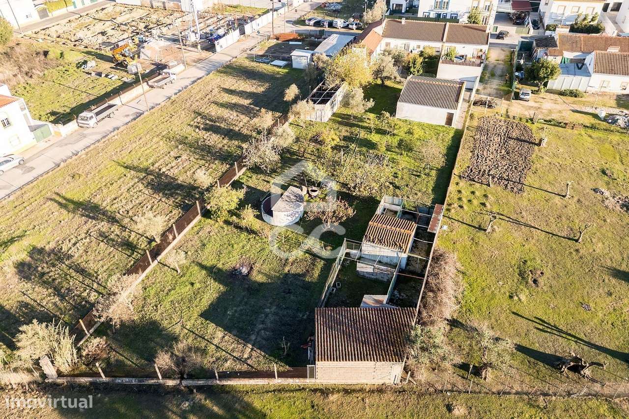 Terreno de  1.350 m² c/ Anexo de Apoio Agrícola | Canaviais, Évora-37