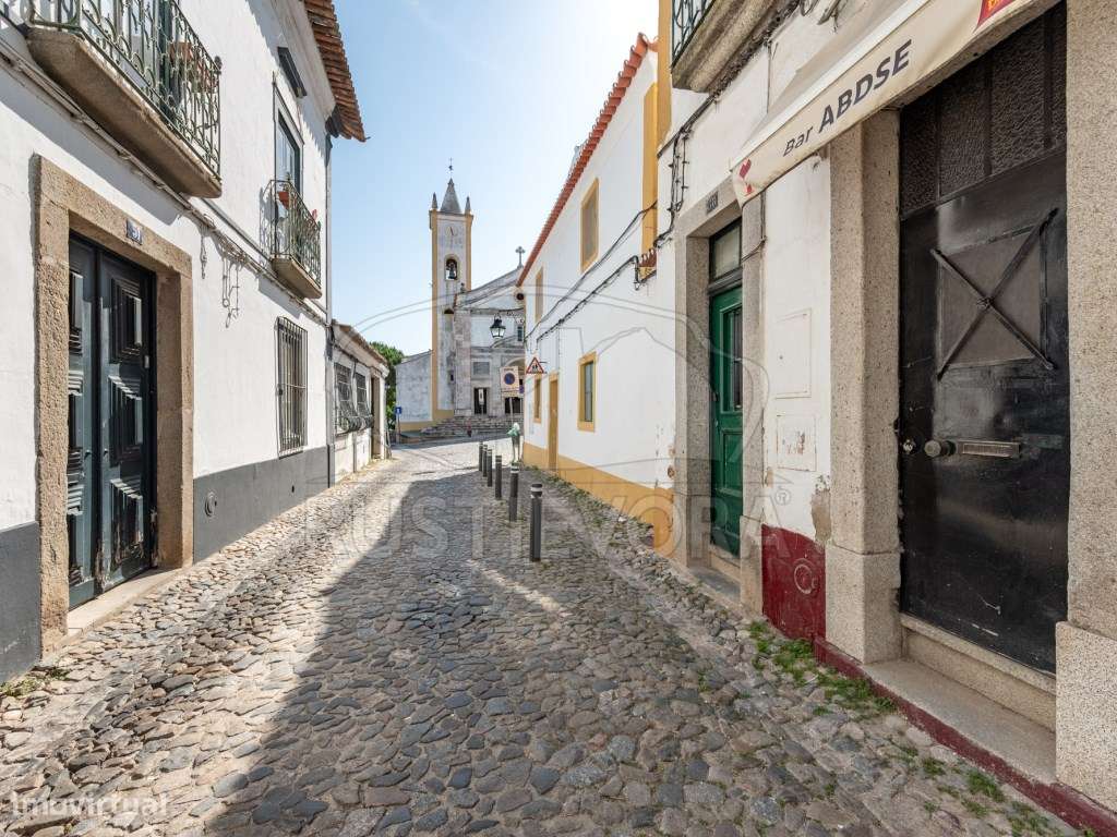 Apartamento de 1º andar com 3 assoalhadas e terraço-14