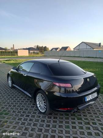 Alfa Romeo GT 1.9JTD 16V Distinctive - 3