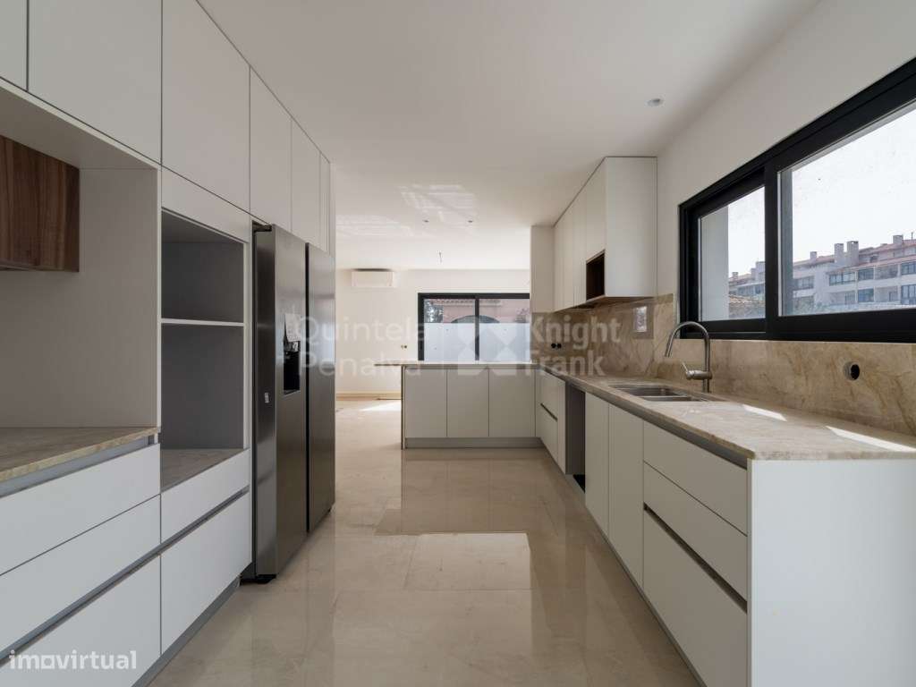 Moradia T4 para arrendamento com jardim e piscina em Cascais - Grande imagem: 5/27