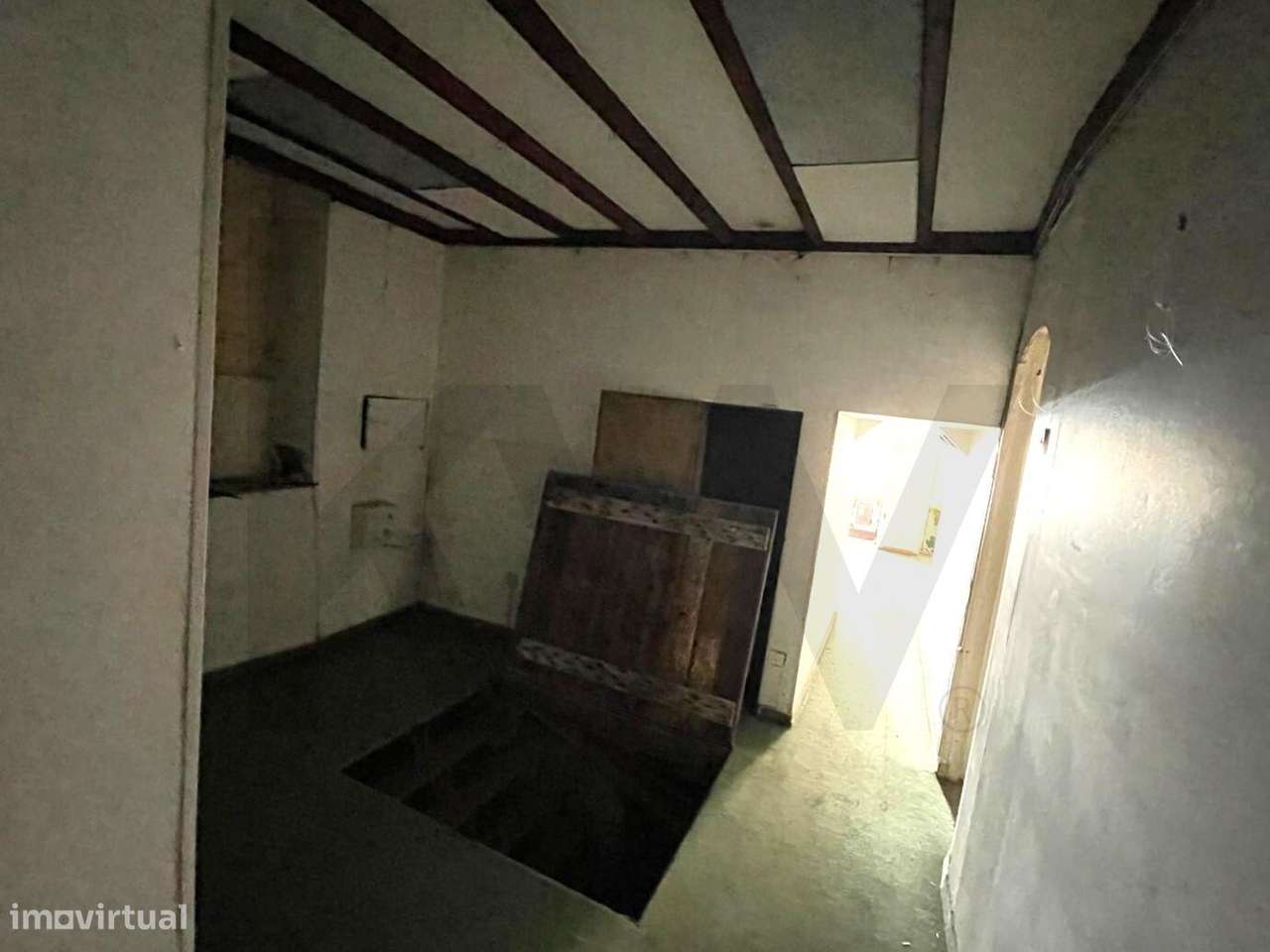 LOJA COM POTENCIAL PARA APARTAMENTO T2 - SÃO BENTO,  ESTRELA, LISBOA - Grande imagem: 4/15