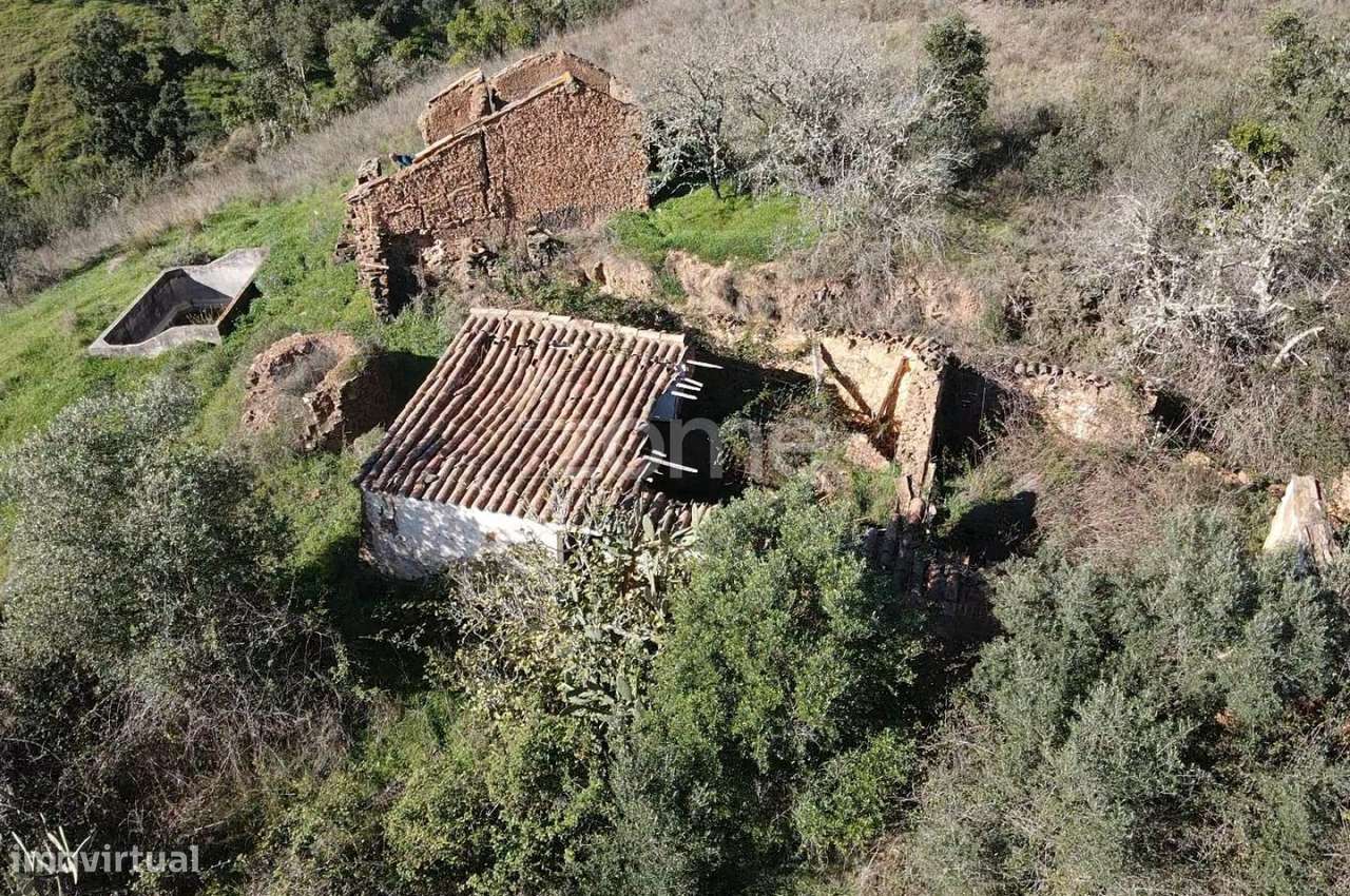 Ruína para recuperar com 85m2 em São Marcos da Serra - Grande imagem: 4/20