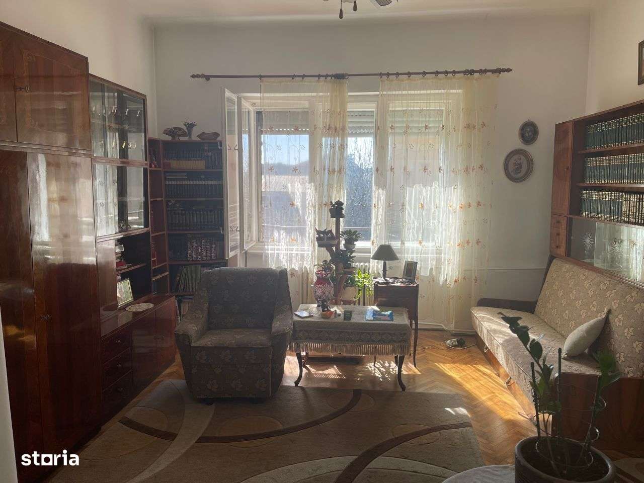 Apartament 4 camere,,cu garaj,Zona Centrala - Imagine principală: 2/8