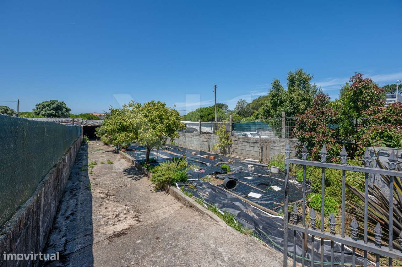 Terreno Urbano P/ Construção de Moradia a 300m da Praia de Salgueiros-6