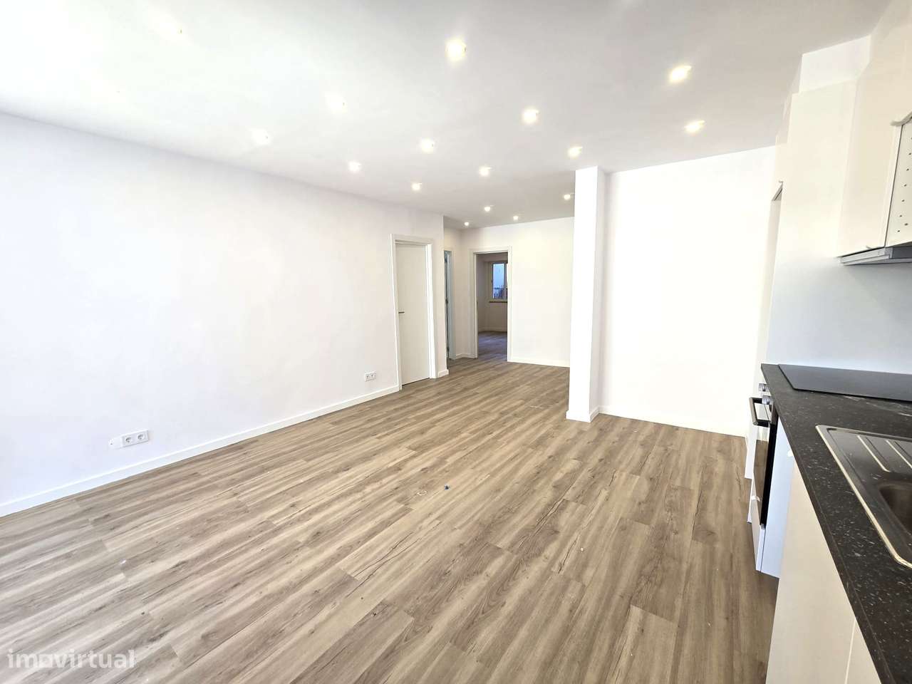 Apartamento Totalmente Remodelado T2 - Amadora-7