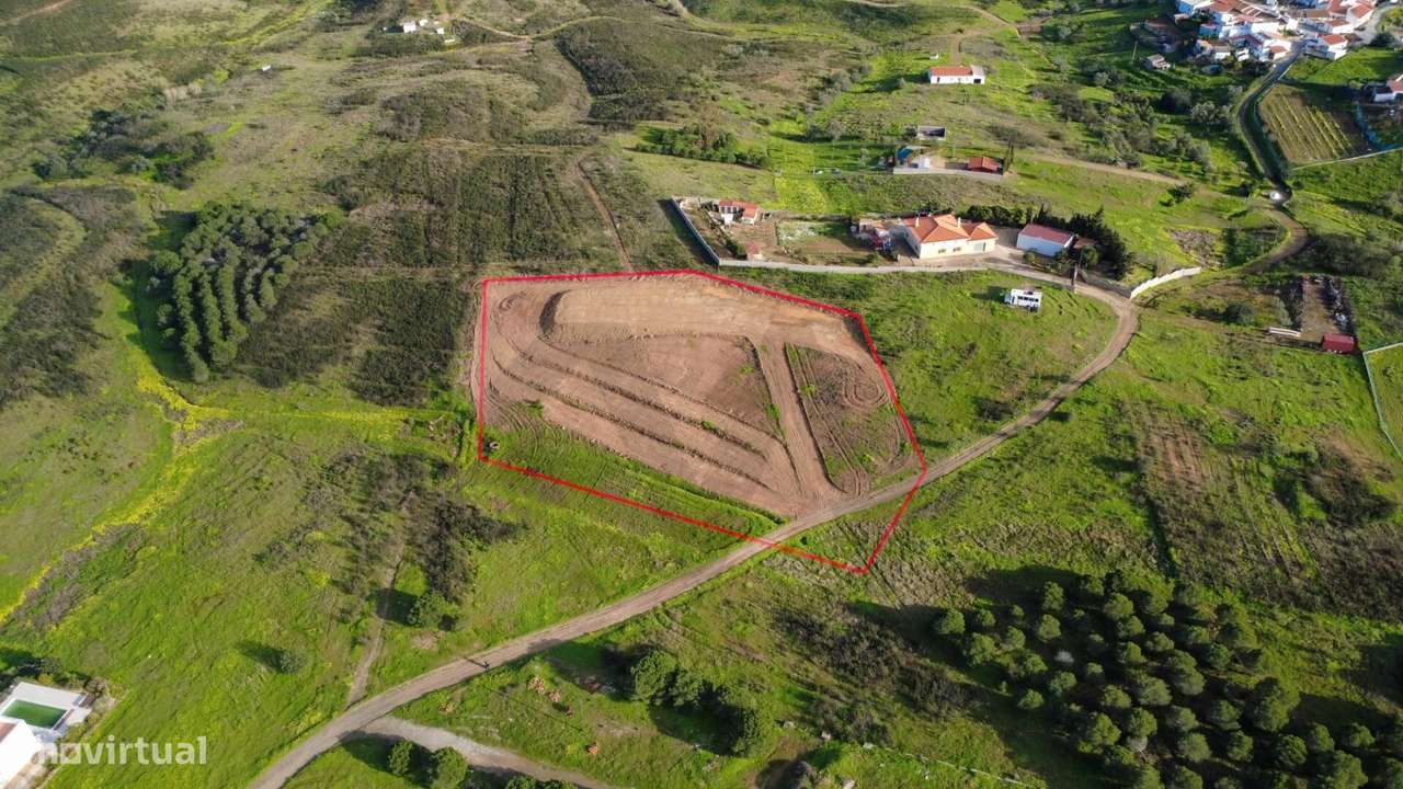 Terreno rústico com 6.377 m2, localizado na freguesia de Odeleite, - Grande imagem: 4/31