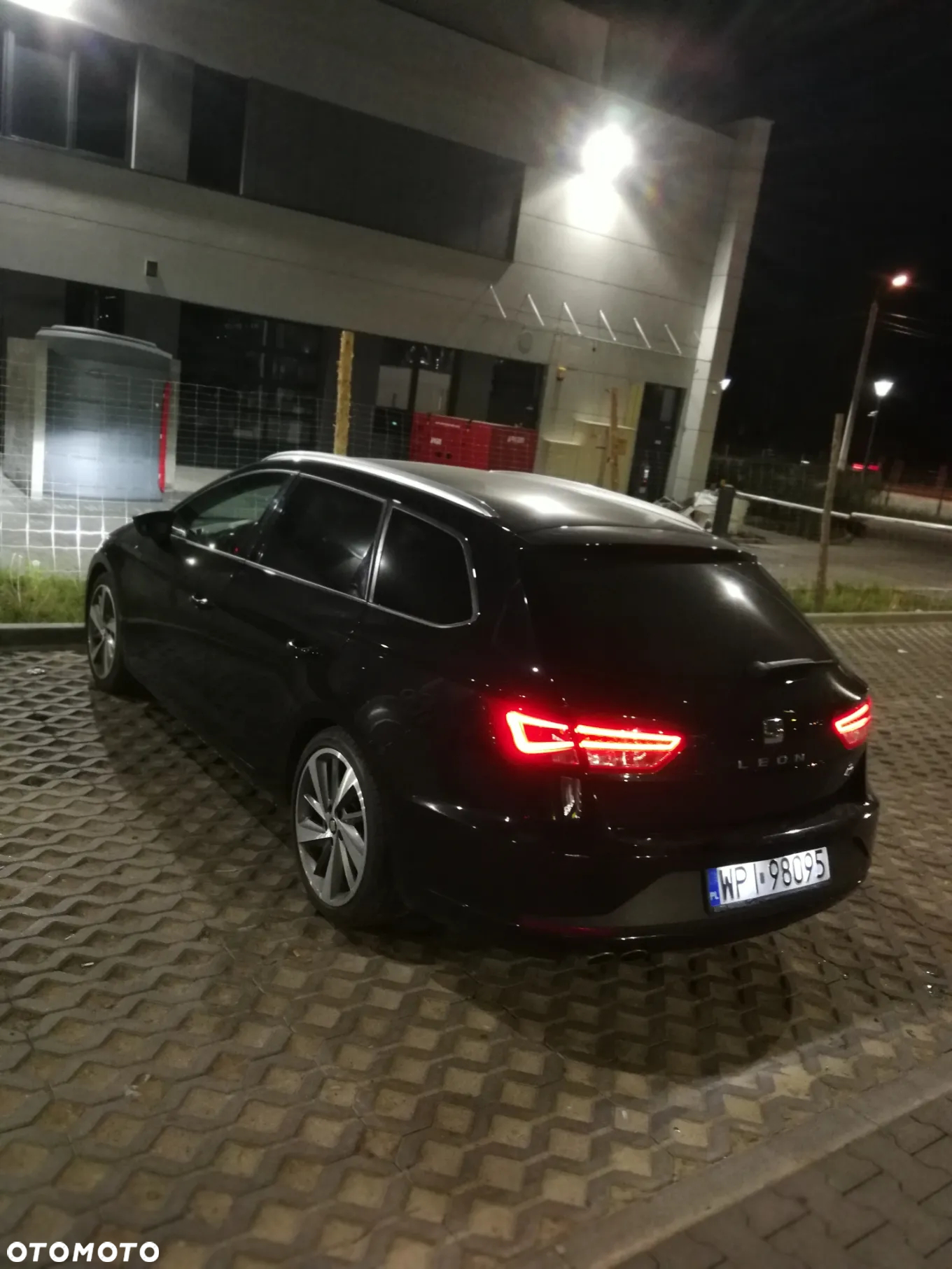 Seat Leon ST 2.0 TDI DPF DSG FR - 10