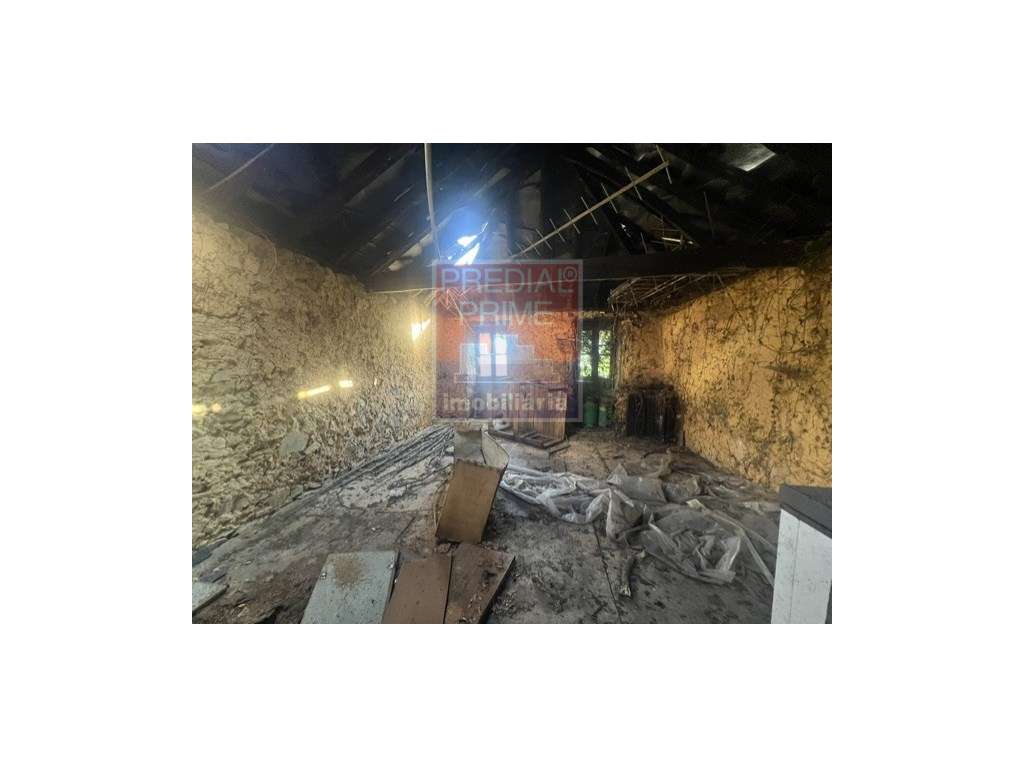 MORADIA INDEPENDENTE COMPOSTA POR 2 CASAS EM CANELAS AROUCA-15