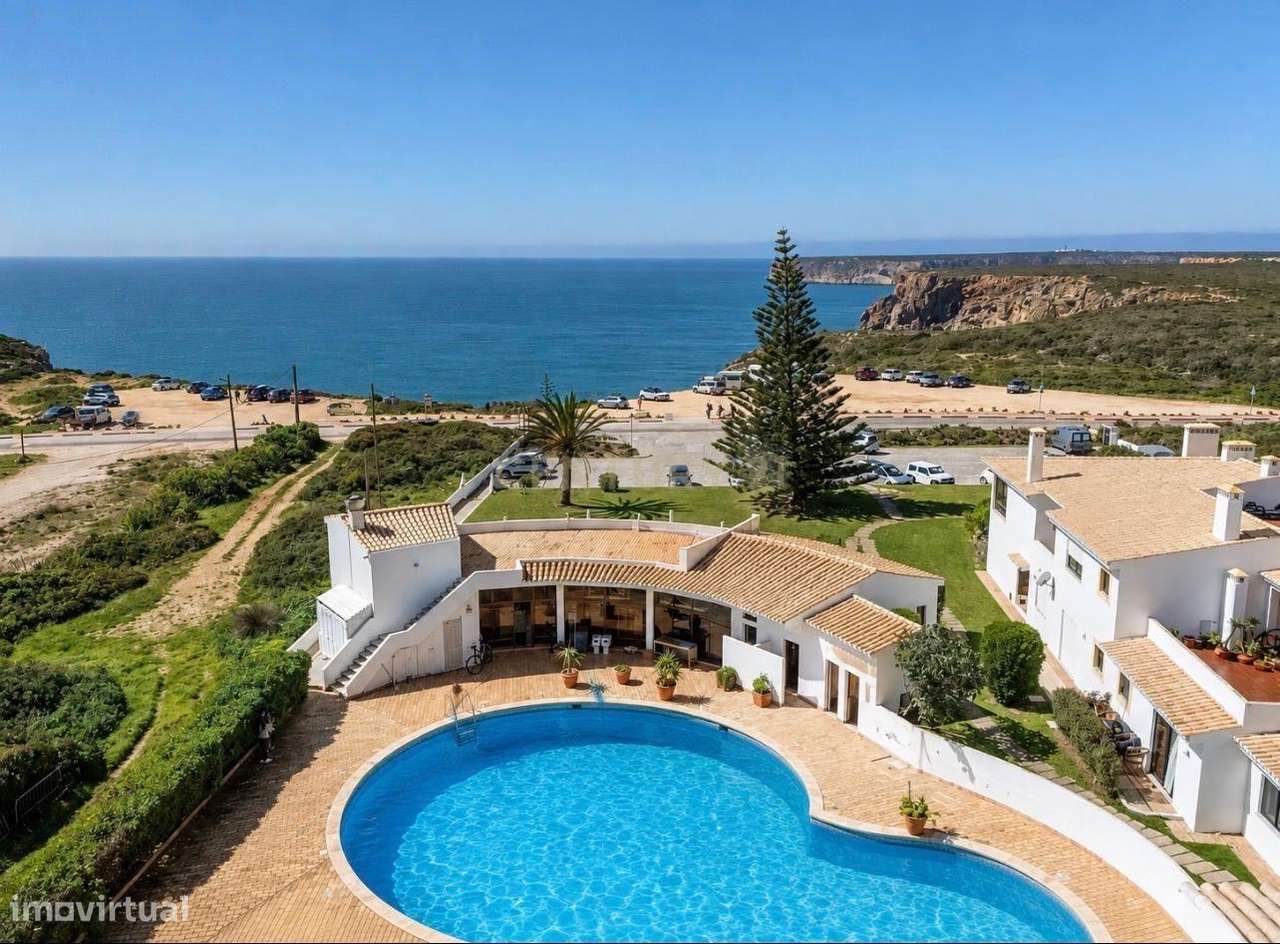 Beach Club /Restaurante / Moradia primeira linha de Mar na Praia do Be-0