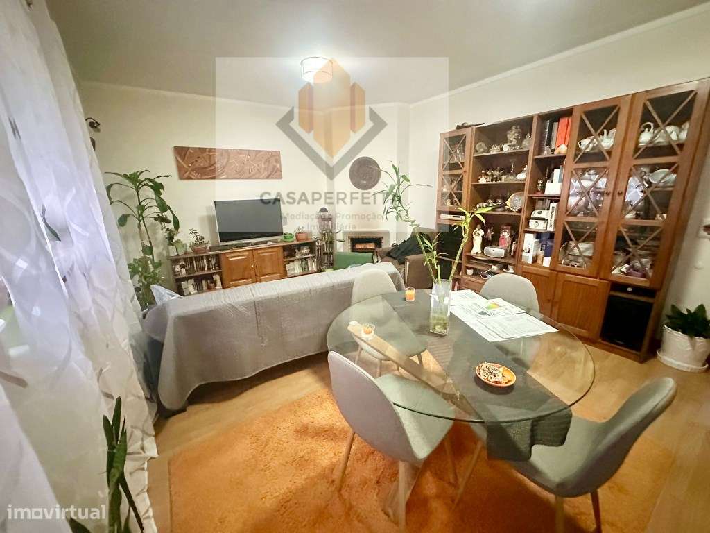 Apartamento T2 Como Novo com Lugar de Garagem - Santa Marinha - Jun... - Grande imagem: 5/18