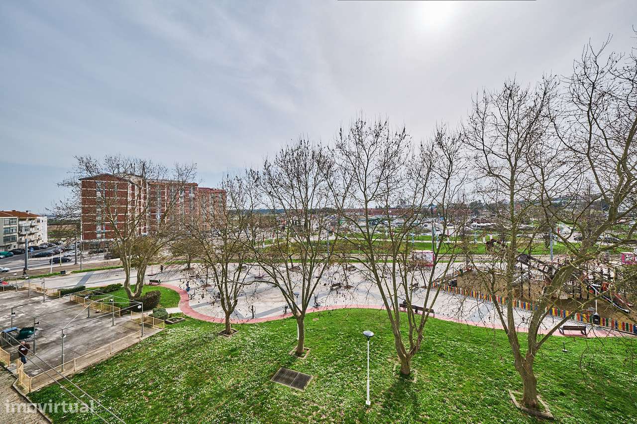 Apartamento com 3 quartos - Corroios-19