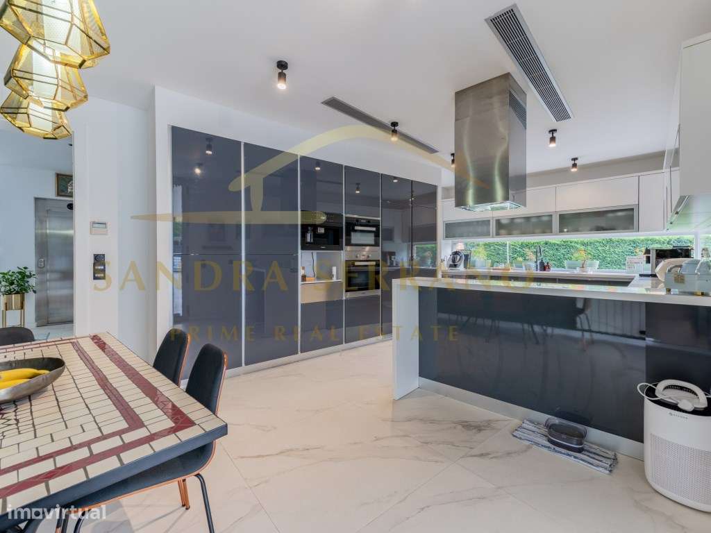 Moradia de arquitetura contemporânea com 5 Suítes-38